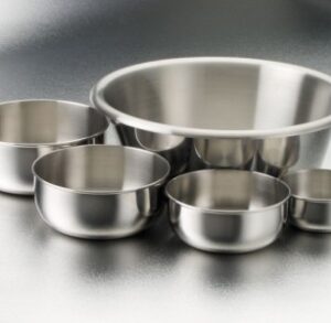 Set of stainless steel mixing bowls of various sizes.